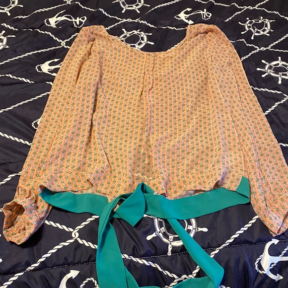 Umgee open back with tie front sheet top - Picture 1 of 2